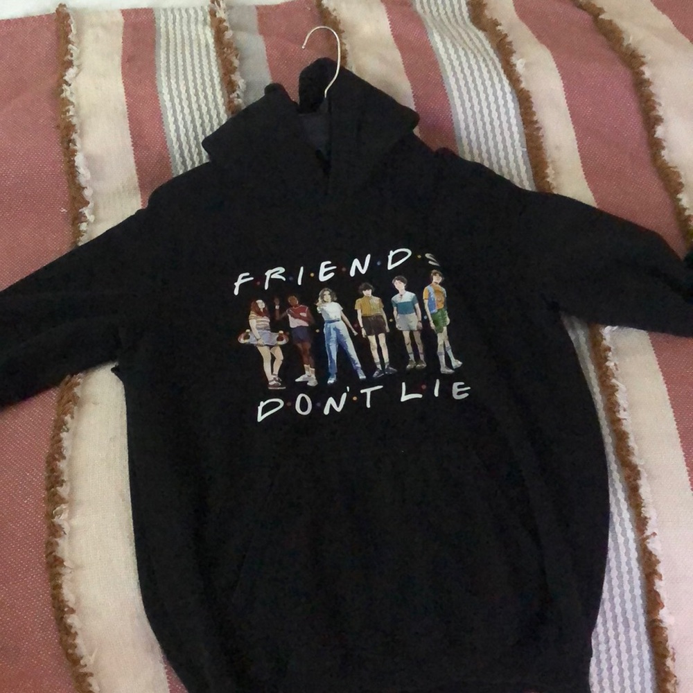 Stranger things❤️sweatshirt/friends don’t lie